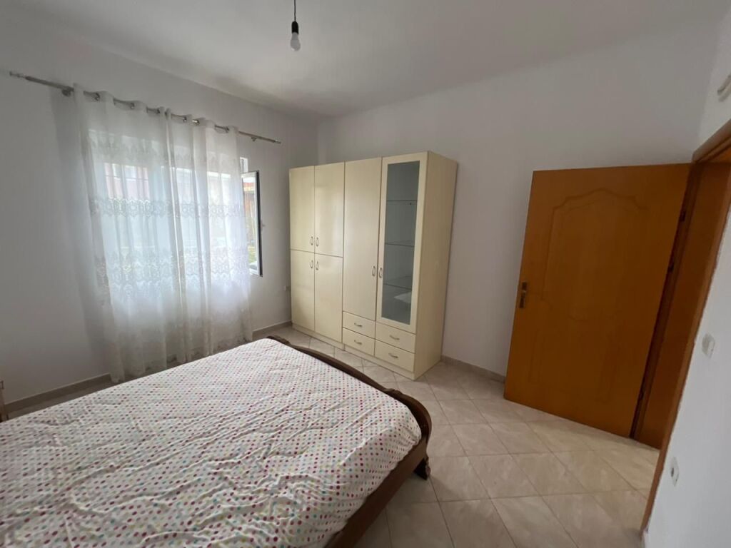 Jepen me qera apartament 1+1 prane Semaforit 1 te  Kënetë DURRES
