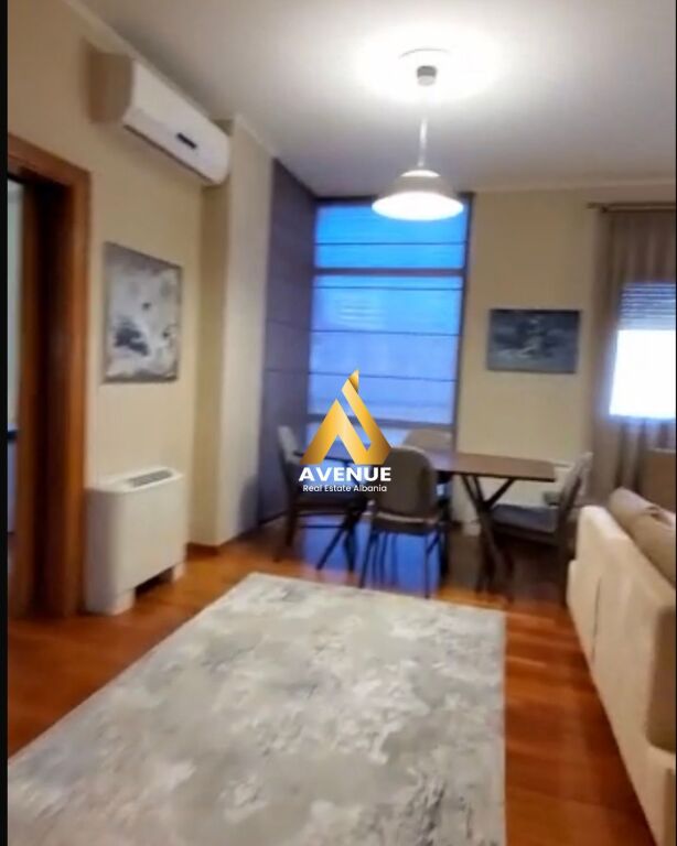 JEPET ME QIRA APARTAMENT 3+1+2 TUALETE +2 BALLKONE, RRUGA E KOSOVARËVE, TIRANË.