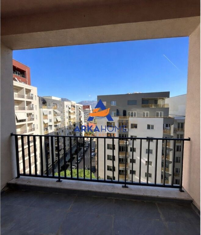 VENDESI 2 APPARTAMENTI 2+1+BALCONE "VIA DRITAN HOXHA, COMPLESSO AURA" 187.000 EURO