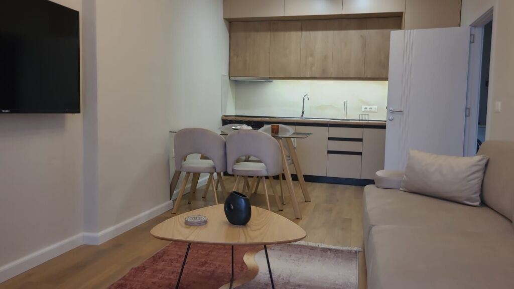 Apartament 1+1 me Qera, kompleksi Kontakt