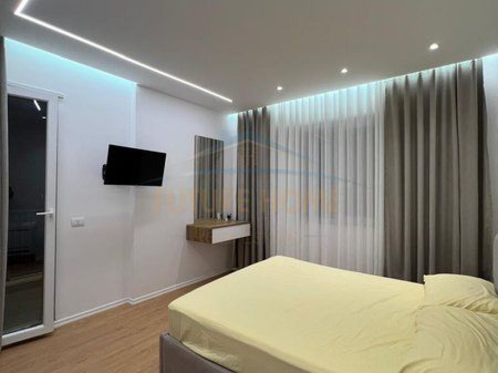 Shitet, Apartament 2+1, Kompleksi Univers City, Tiranë.