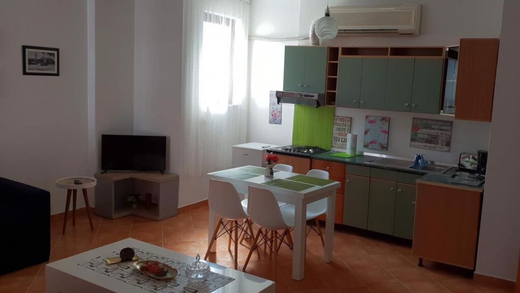 Apartment 1+1 for rent behind Harry Fultz school