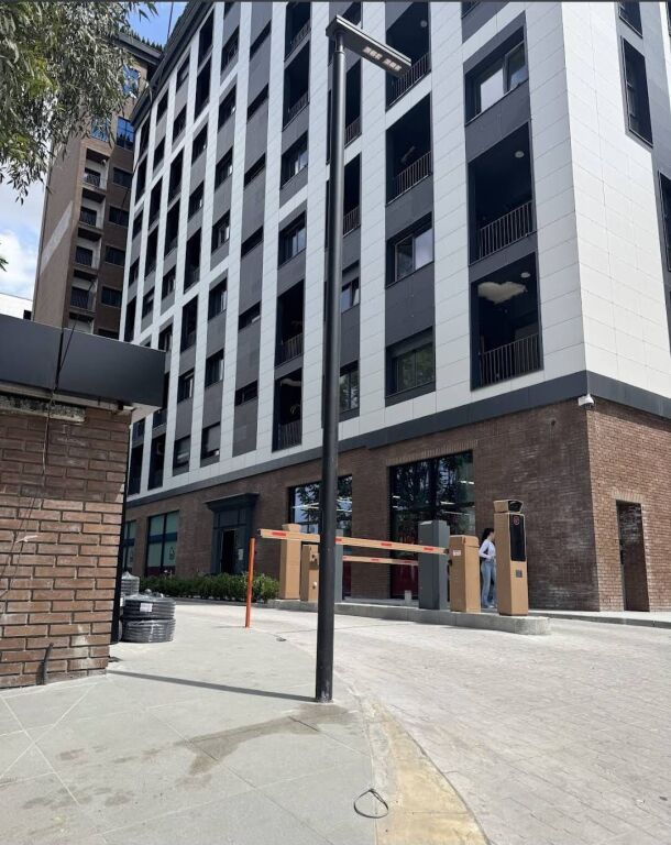🏡 APPARTAMENTO 1+1 IN AFFITTO  📍 Via Bedri Karapici, accanto a Milo 2000 (di fronte a Birra Tirana)💰 Prezzo: 57.000 lek / mese