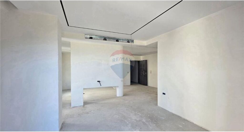 Apartment 2+1+2 for sale, Vlore, near the Marine school