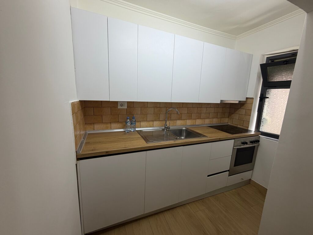 1+1, furnished, myslym shyri, 600 thousand lek