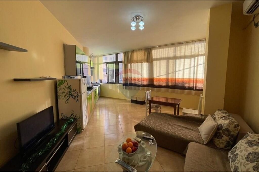 Shitet Apartament 1+1+Ballkon tek Mine Peza