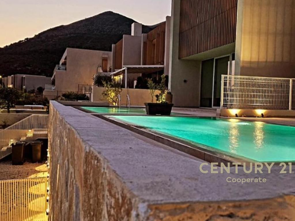 SEASONAL RENTAL - VILLA IN GREEN COAST 1.