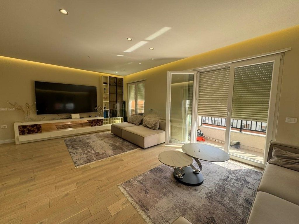 APARTMENT FOR SALE AT VILA L !