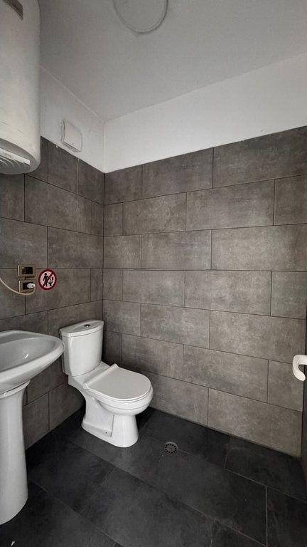 Commercial space for rent by the street near 21 Dhjetori!