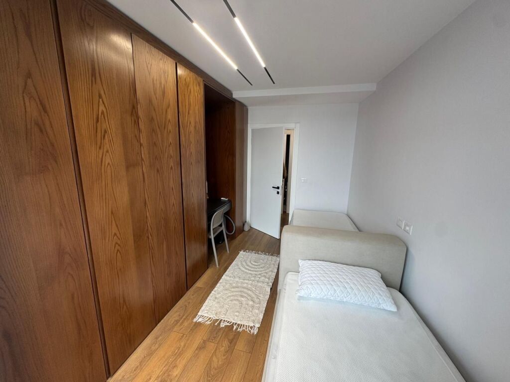 Jepet apartament 2+1+1+Parkim tek  Lake View Rr.Kosovareve