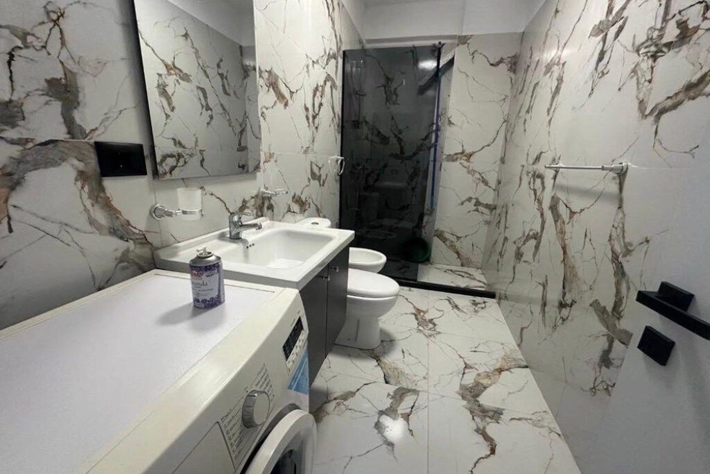 JEPET ME QIRA APARTAMENT 2+1 TEK KOMPLEKSI STAR