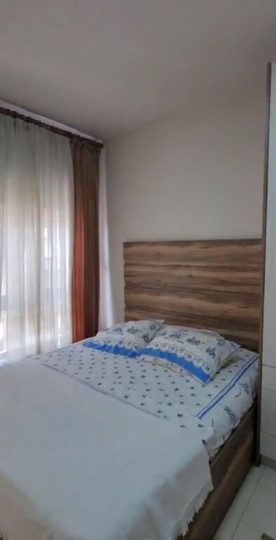 Apartament 1+1 me qera tek Komuna e Parisit