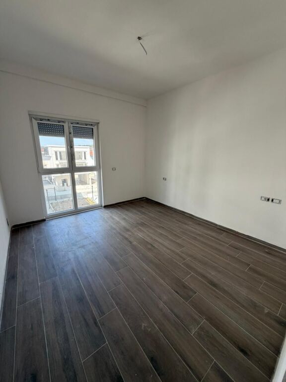 Apartment 2+15+2 bathrooms &amp; Wardrobe for sale Tirana Porta e Re