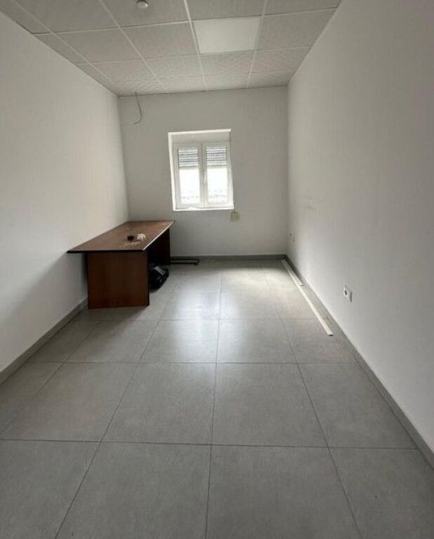 Qera, Godine 4-Kateshe, Rruga e Kavajes, Tirane.