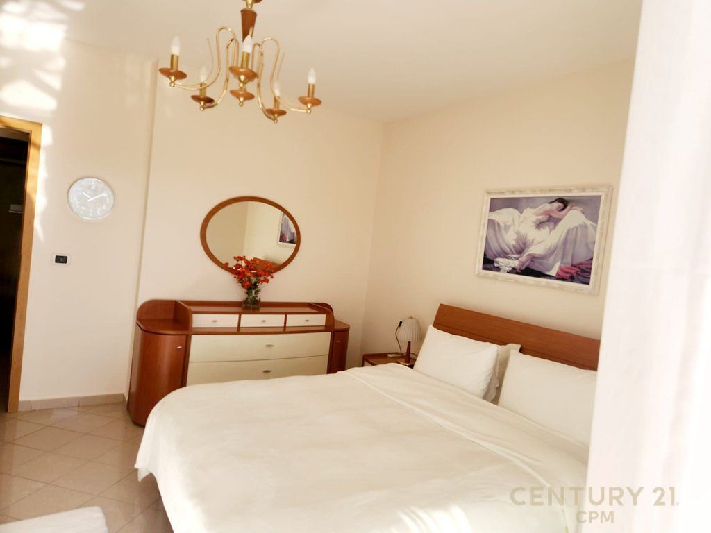 APARTAMENT 2+1+2 PER QIRA NE ZONEN E ISH BLLOKUT!