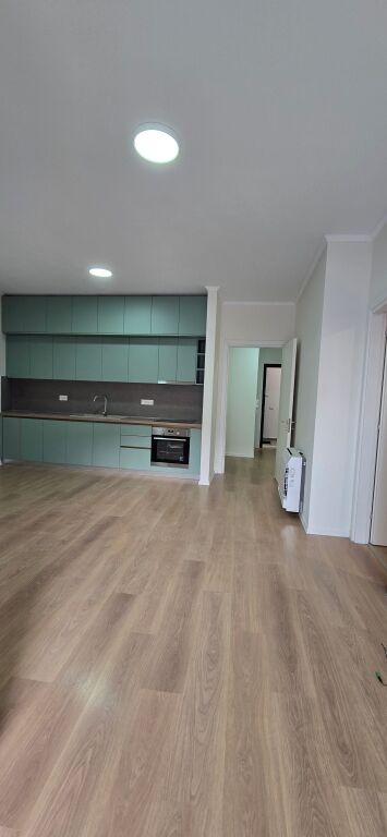 APARTAMENT 1+1+POST PARKIMI,RRUGA  E BARRIKADAVE - Widok 2