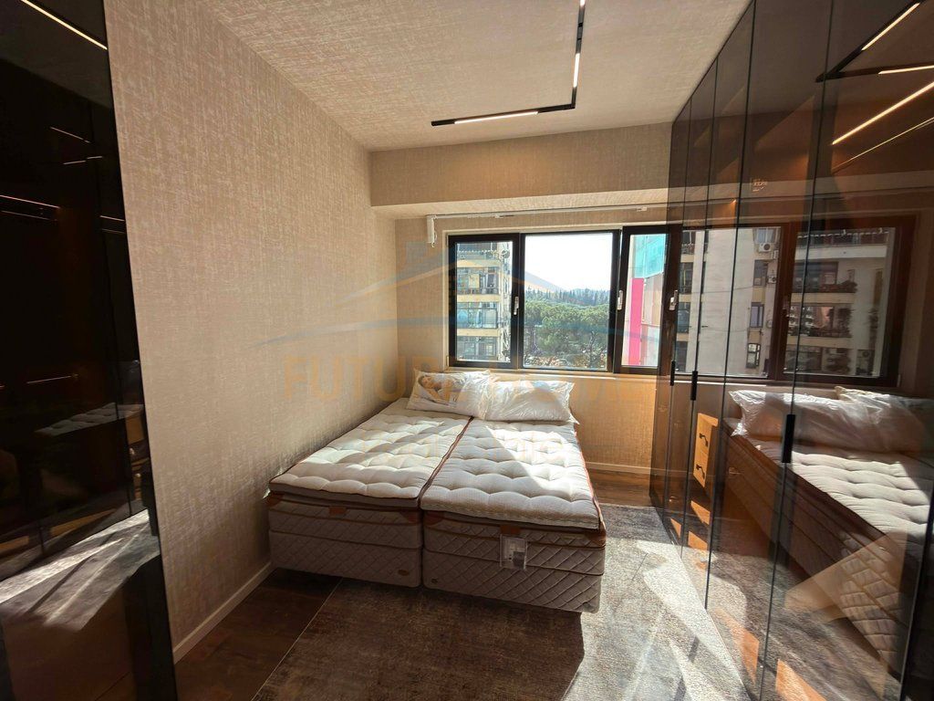 Shitet, Apartament 2+1+2, Ambasador 3, Tiranë
