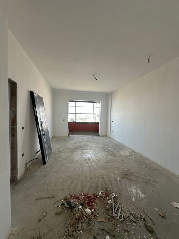 Shitet Super Apartament te Square 21 te Rruga e Kavajes