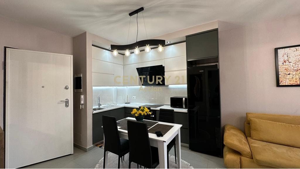Jepet me qira apartament 1+1+2 ballkone te Ish Shushica! 885 € /Muaj