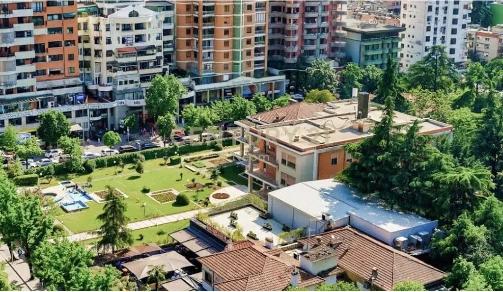 Commercial space for rent in the Blloku area, near Sami Frashëri street