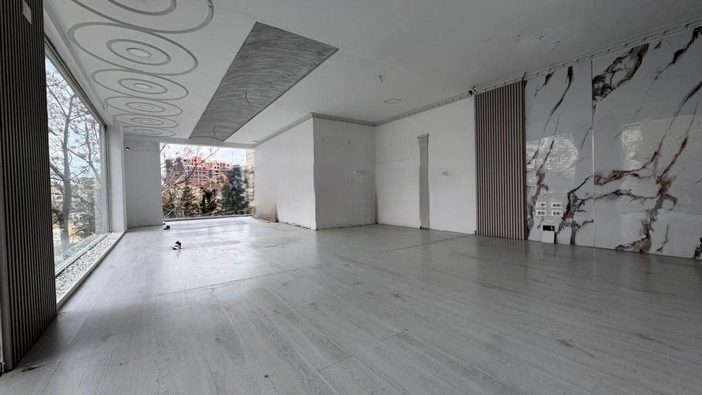 Commercial space for rent by the street near 21 Dhjetori!