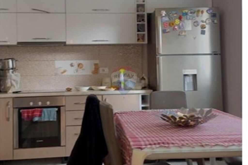 Apartament 3+1 ne shitje , Komuna e Parisit