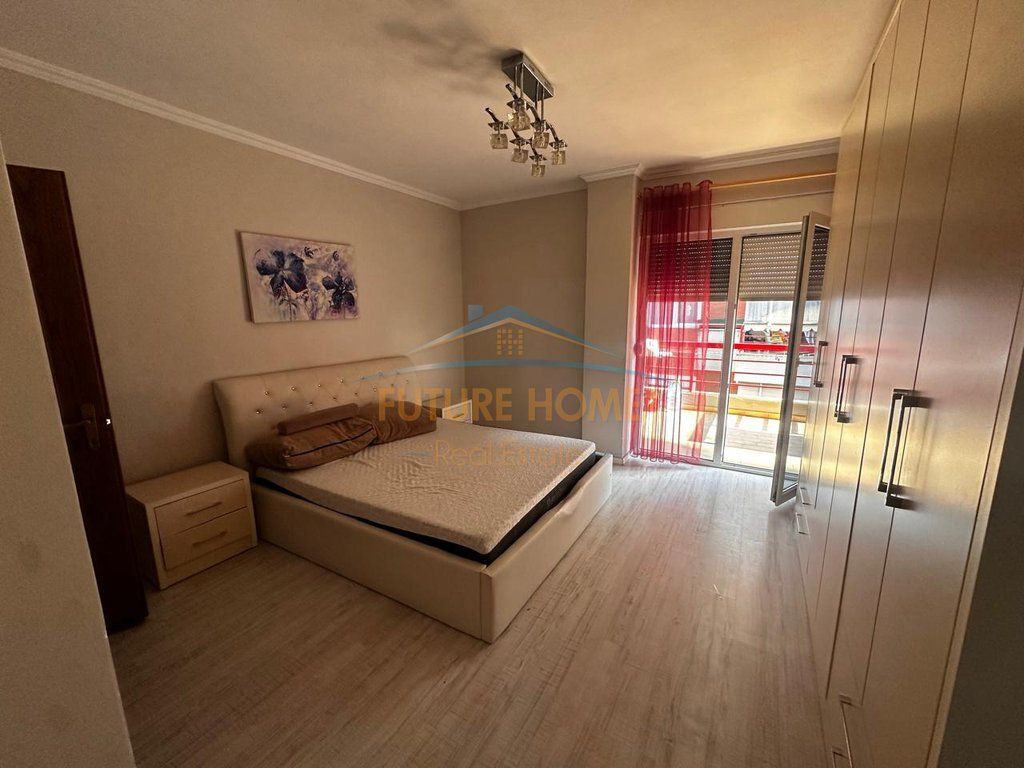 Shitet apartament 2+1+2 , Liqeni i thate , Kompleksi colombo 2