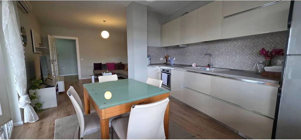 ALL'INGRESSO DON BOSCO – VICINO A ZOGU I ZI! SUPER APPARTAMENTO 2+1+2 CON VERANDA|26 m² | IN VENDITA! (VIDEO)