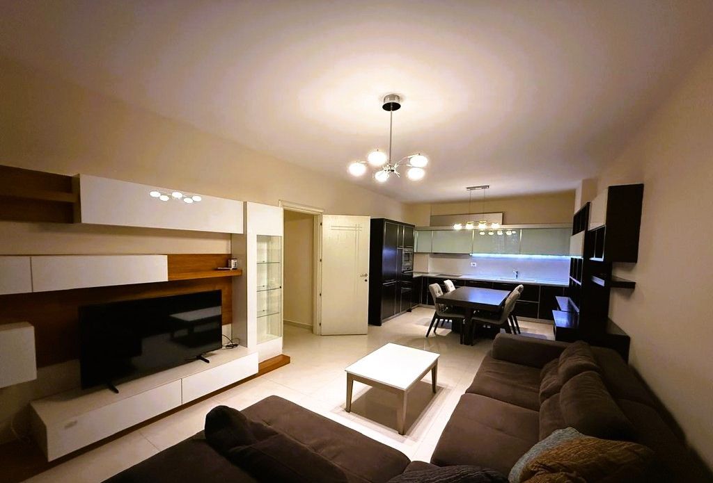 NE KOMUNEN E PARISIT JEPET APARTAMENT 2+1 PER QIRA