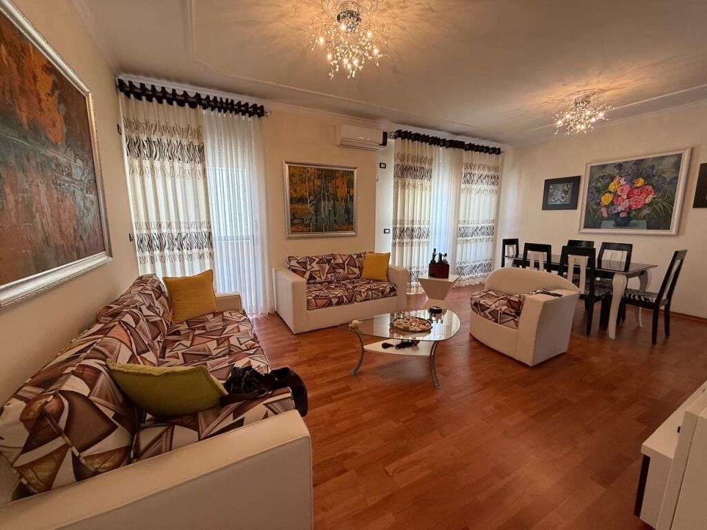 Duplex in vendita, Yzberisht