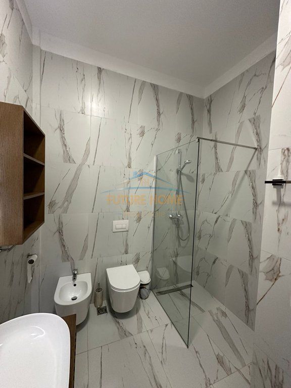 Disponojme apartament 1+1 per qira me vendndodhje tek Kompleksi Delijorgji.