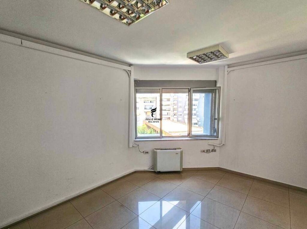 OFFICE FOR RENT 300 M2 DIBRA STREET 2,600 EURO FH-65896