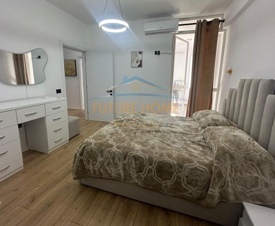 Rent, Apartment 2+1, 21 Dhjetori !