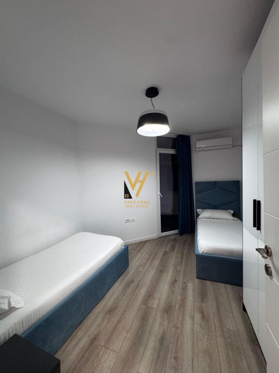 VENDESI APPARTAMENTO 2+1+BLK IN PIAZZA WILLSON 240.000 EURO