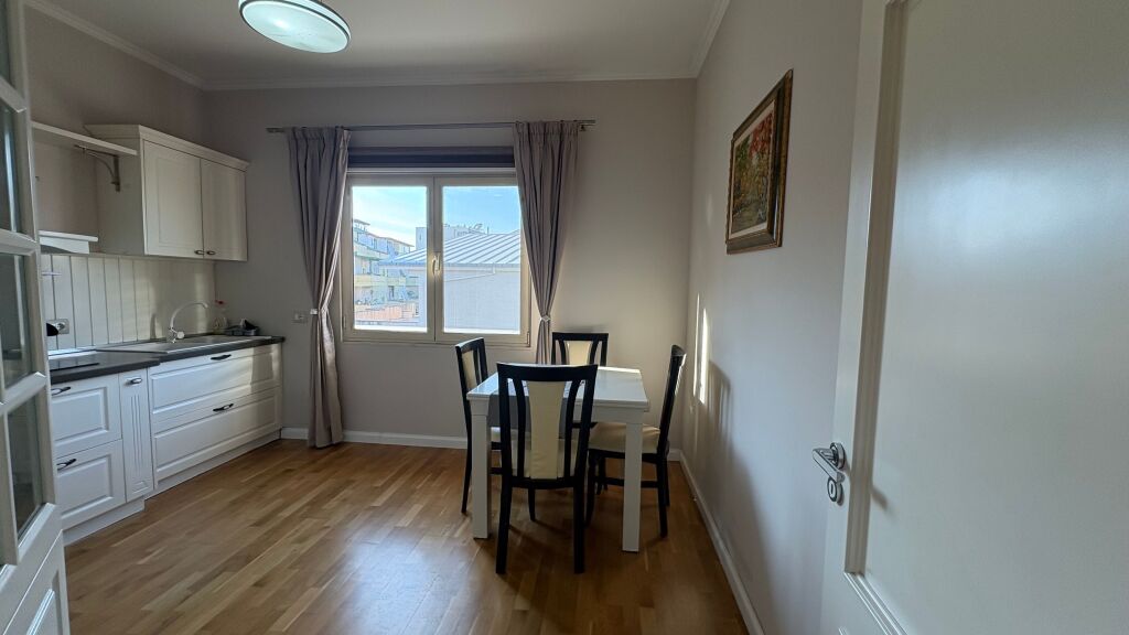 Penthouse for Sale – Dry Lake