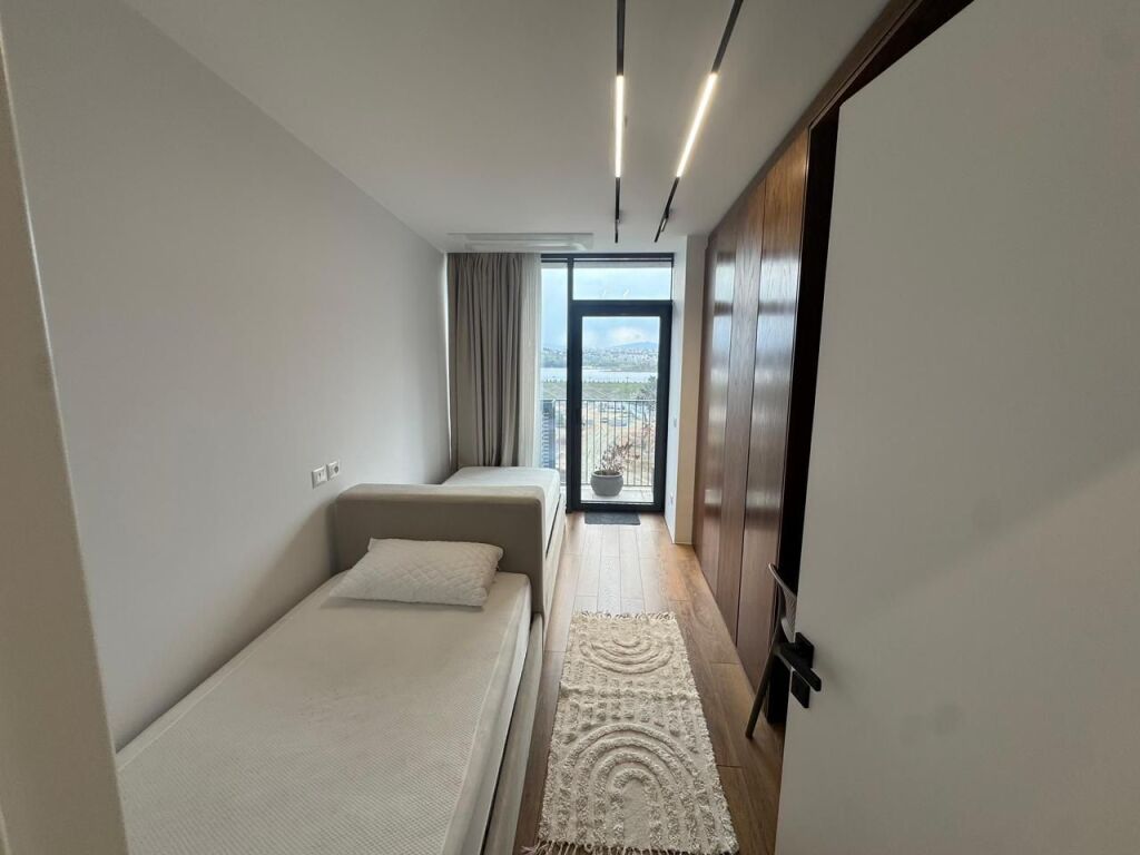 Jepet apartament 2+1+1+Parkim tek  Lake View Rr.Kosovareve