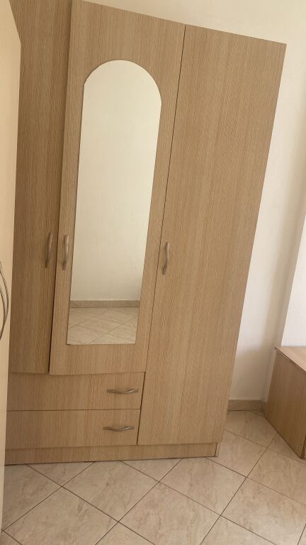 Kërkohen 2 vajza për ndarje qeraje në zonën e Astirit.