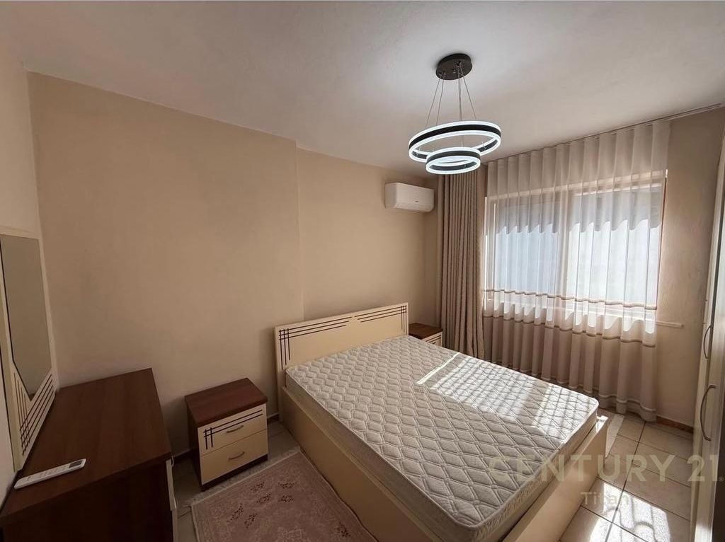 Apartament 1+1 per qira te Rruga Mine Peza