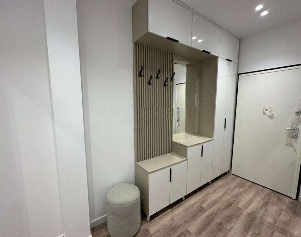 JEPET ME QERA APARTAMENT 1 + 1 TEK EMERALD CENTER RRUGA 5 MAJI