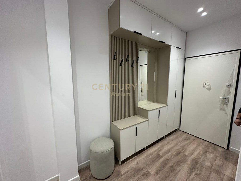 AFFITTASI APPARTAMENTO 1 + 1 PRESSO EMERALD CENTER VIA 5 MAJI !