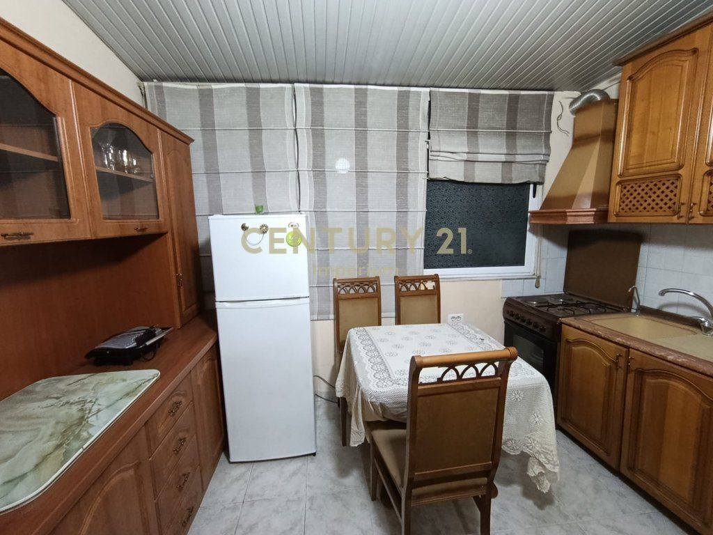 Appartamento in affitto – 2+1 con cucina separata, Via Dritan Hoxha 500 L /Mese