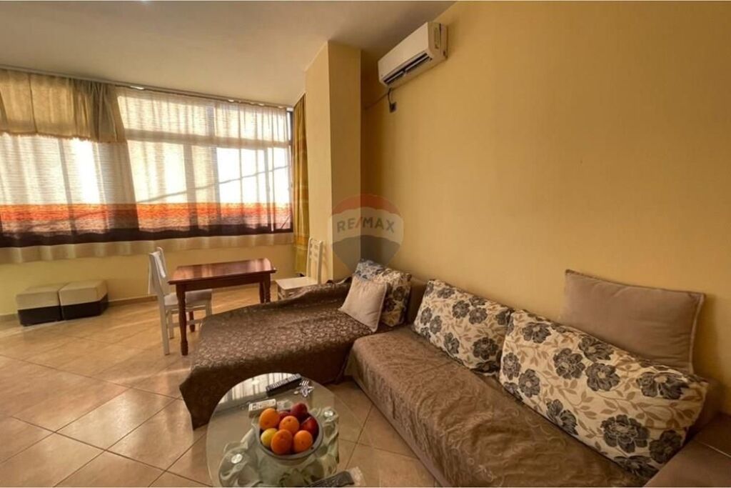Shitet Apartament 1+1+Ballkon tek Mine Peza