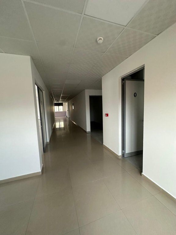 Ofrohet për qira një godinë biznesi 4-katëshe