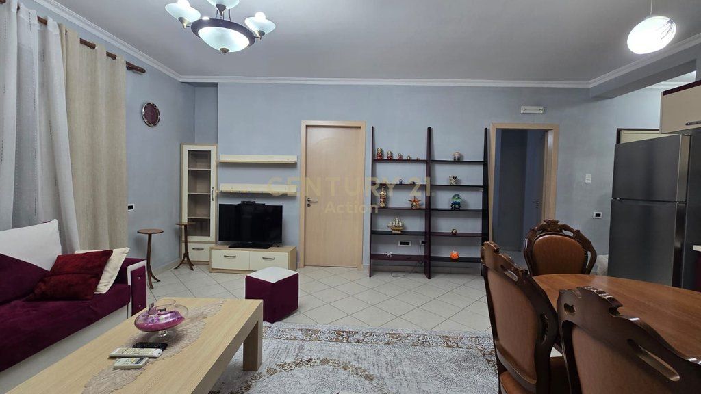 JAPIM ME QIRA APARTAMENT 2+1,ISH TREGU ELEKTRIK!