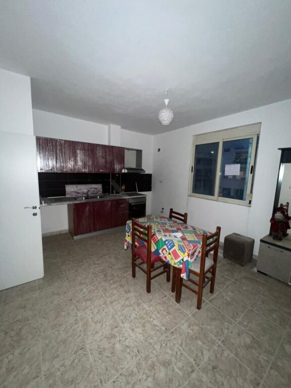 shitet apartament 1+1 ne plazhe durres