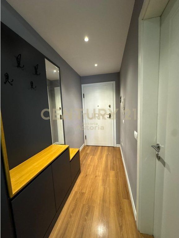 APARTAMENT ME QIRA 1+1 NE DON BOSKO, PRANE BUJTINES SE GJELIT
