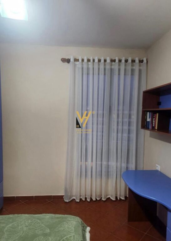 JEPET APARTAMENT 1+1 ME QERA TE RRUGA IRFAN TOMINI 57.000 LEKE
