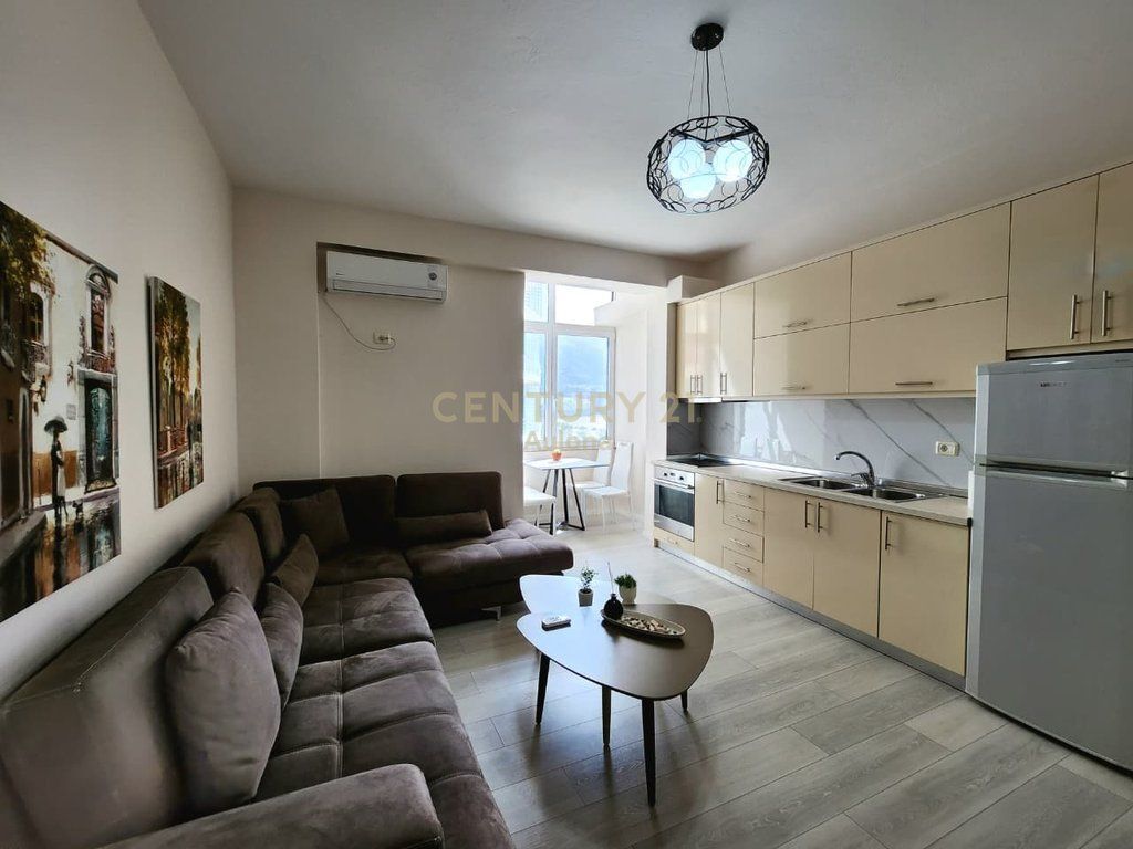 Apartament 1+1 me Pamje nga Deti në Lungomare 1, Vlorë