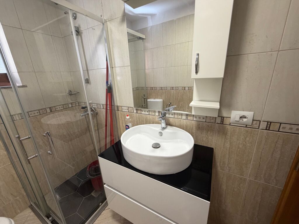 1+1, furnished, myslym shyri, 600 thousand lek