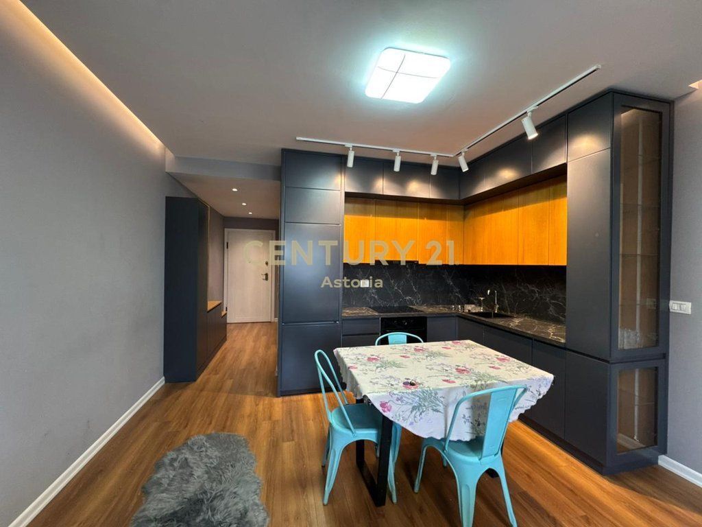 JEPET APARTAMENT ME QIRA 1+1 NE DON BOSKO, PRANE BUJTINES SE GJELIT - Pamja 2
